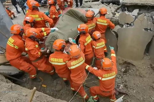 四川6名消防人员训练时落水 2人失踪